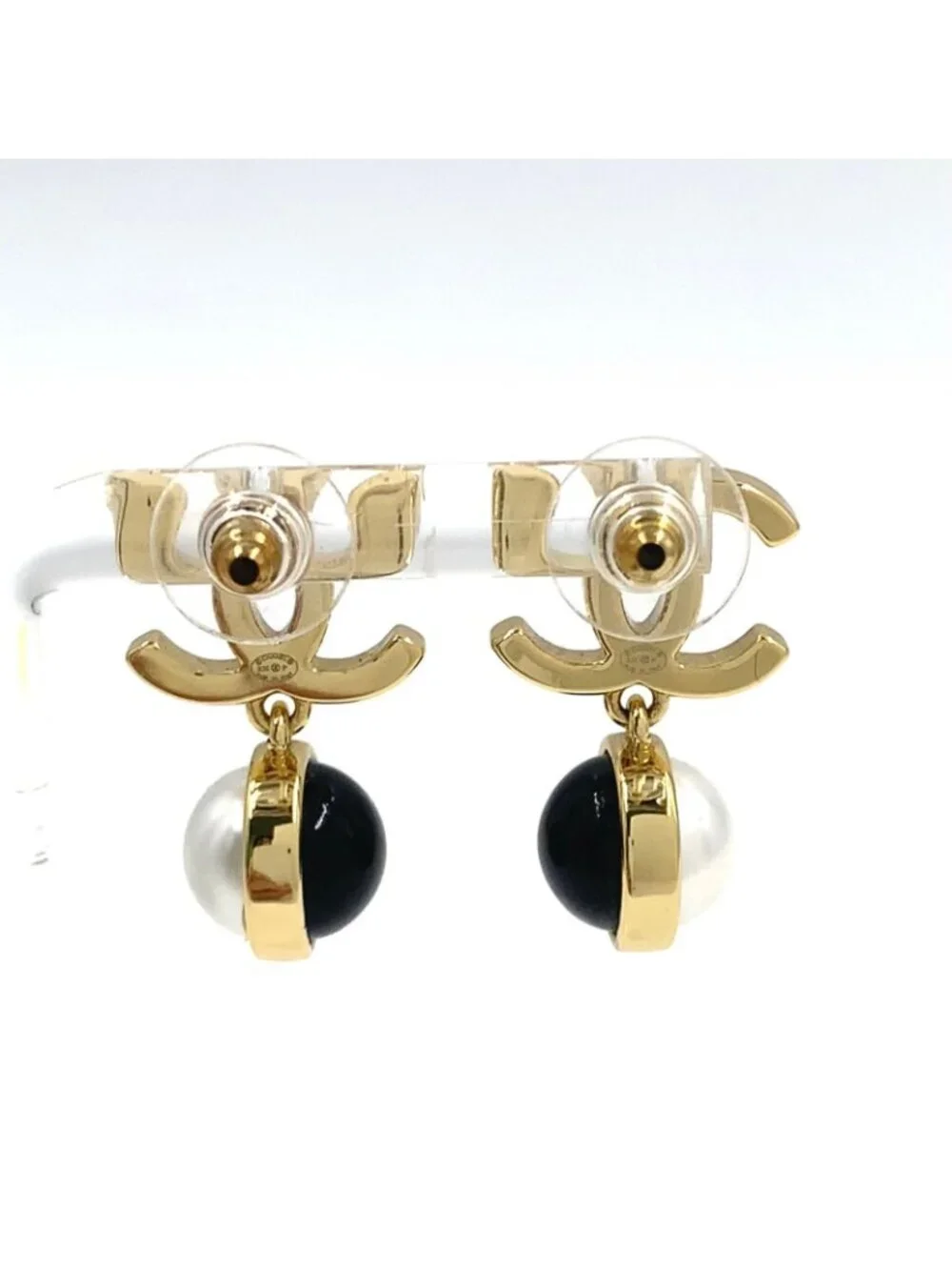 Chanel CC Logo Bicolor Costume Pearl Swing Faux Resin Gold Black White Earrings